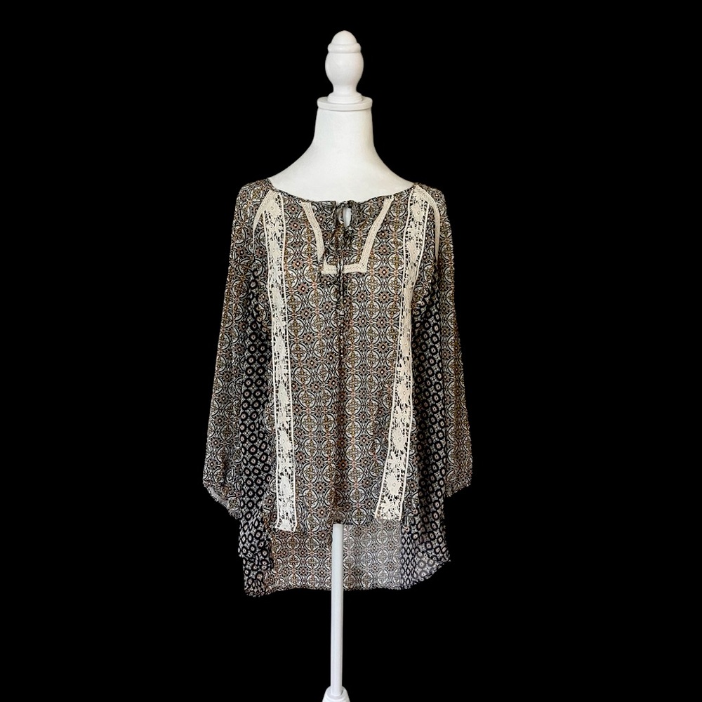 Elegant Blue Patterned Blouse